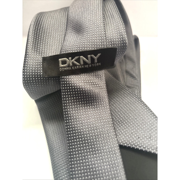 Dkny Gray 100% Silk Men’s Neck Tie Made In China 58” - Picture 3 of 4